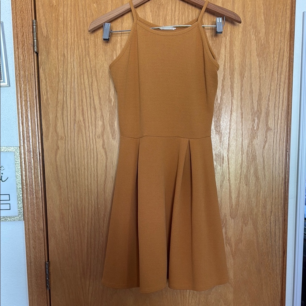 Olivia Rae Sleeveless Mini Dress in Mustard Gold